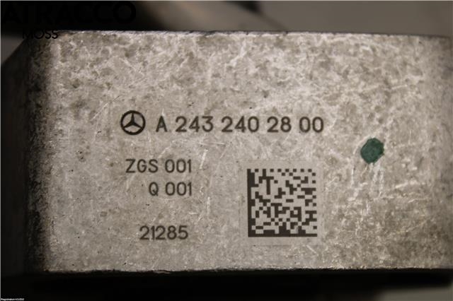 Motorfeste til Mercedes EQB 2022-->>  (A2432402800|)