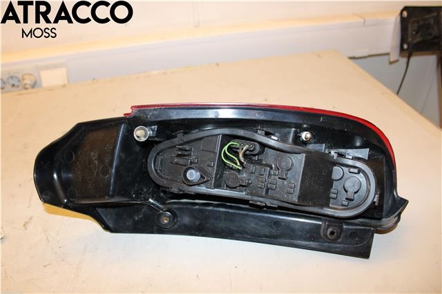 Baklykt venstre til Mitsubishi Colt 2009-2013 (Type VII, Fase 2)  (8330A701|)