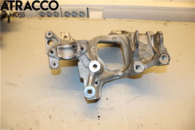 Travers foran hoved til Audi A5 2016-->> (Type II)  (8W0399295E|)