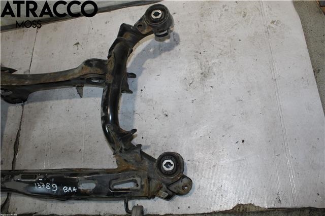 Travers bak til Audi A5 2016-->> (Type II) (8W0505235AK|)