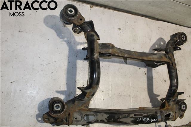 Travers bak til Audi A5 2016-->> (Type II) (8W0505235AK|)