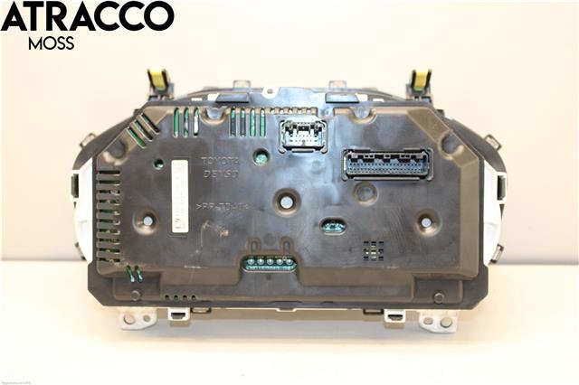 Instrumentpanel til Toyota Yaris 2014-2020 (Type III, Fase 2)  (838000UC90|)