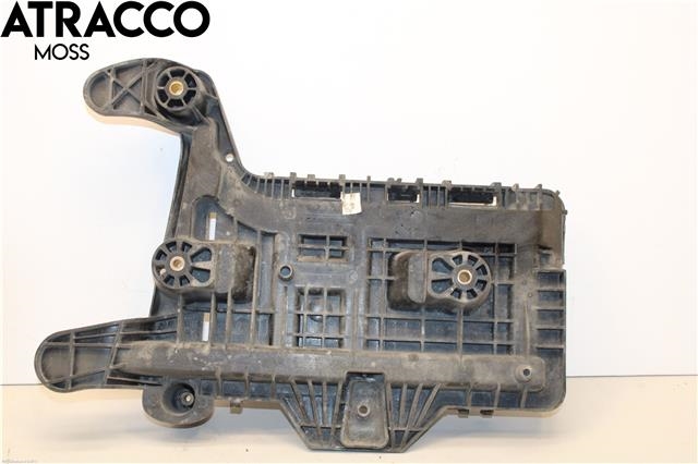 Batterikasse/feste til VW Passat 2011-2015 (B7) (B7) (1K0915333H|)