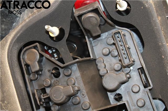 Baklykt venstre til Toyota Avensis 2003-2008 (Type II)  (8156105210|)