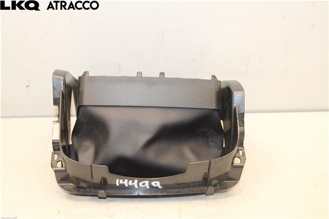 Rattaksel til Mercedes E-Klasse 2016-2023 (W213) (W213) (A2136800807|)