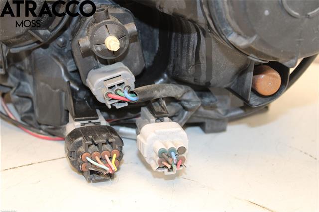 Frontlykt høyre halogen til Mitsubishi ASX 2010-2019  (8301C642|)