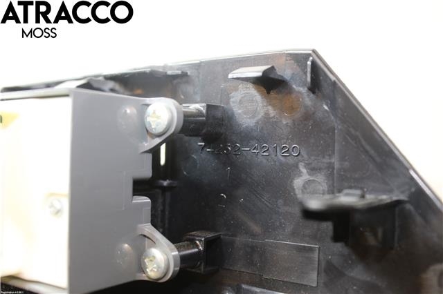 Dashbord diverse til Toyota RAV4 2013-2015 (Type IV, Fase 1)  (7423242120C0|)