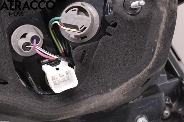 Baklykt venstre til Toyota Yaris 2012-2014 (Type III, Fase 1) (815610D390|)