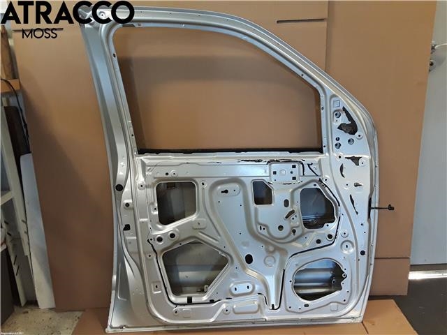 Dør høyre foran til Nissan Navara 2005-2010 (Fase 1) (D40) (D40) (80152EB330|)