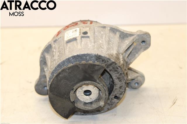 Motorfeste til Mercedes C-Klasse 2014-2018 (Fase 1) (W205) (W205) (A2052406717|)