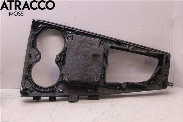 Diverse deler til Audi A4 2007-2014 (Type IV) (B8) (B8) (8W1864261C|)