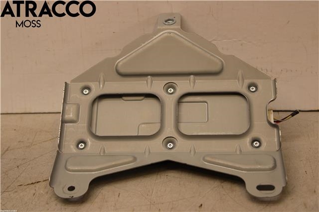 Bilstereo forsterker til Tesla Model Y 2021-2024 (Type I) (152797300D|)