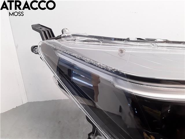 Frontlykt høyre halogen til Toyota Yaris Cross (SUV) 2021-->>  (811450DP70|)
