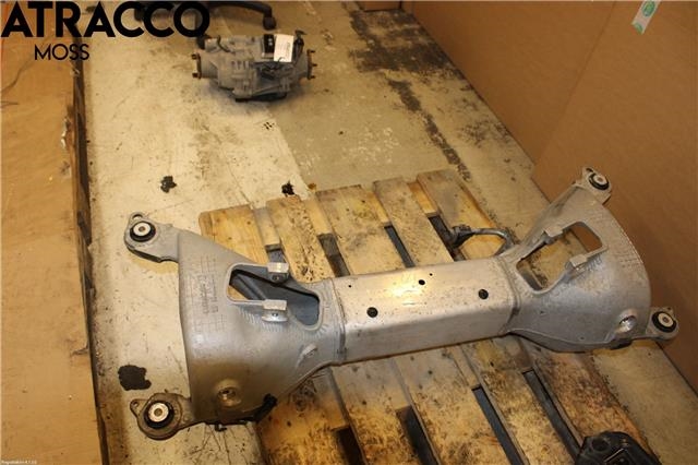 Travers bak til Toyota Yaris Cross (SUV), 2021-->>  (9640718610)