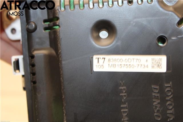 Instrumentpanel til Toyota Yaris 2012-2014 (Type III, Fase 1)  (838000DT70|)