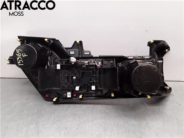 Dashbord til Toyota RAV4 2016-2019 (Type IV, Fase 2)  (5880442180B1|)