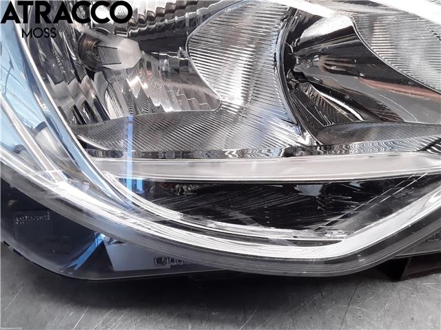 Frontlykt høyre halogen til Opel Corsa D 2006-2014  (95515474|)
