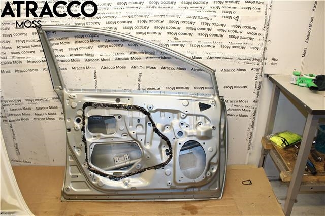 Dør venstre foran til Toyota Avensis 2009-2015 (Type III, Fase 1) (8796405010|)