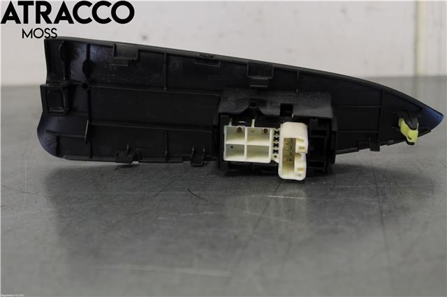 Bryter ruteheis til Toyota RAV4 2006-2009 (Type III, Fase 1)  (8481052030|)