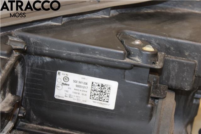 Frontlykt høyre halogen til VW Golf VII 2012-2017 (Fase 1)  (5GE941774|)