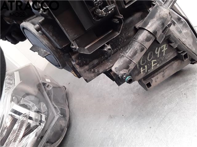 Frontlykt høyre halogen til Mercedes C-Klasse 2007-2011 (Fase 1) (W204) (W204) (A2048200259|)
