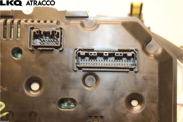 Instrumentpanel til Toyota Yaris 2014-2020 (Type III, Fase 2)  (838000UC90|)