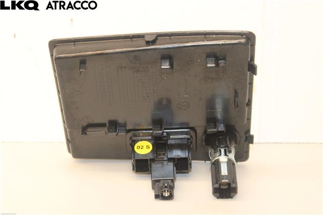 Diverse deler til VW Caddy 2015-2020 (Type III, Fase 3)  (3G0035222C|)
