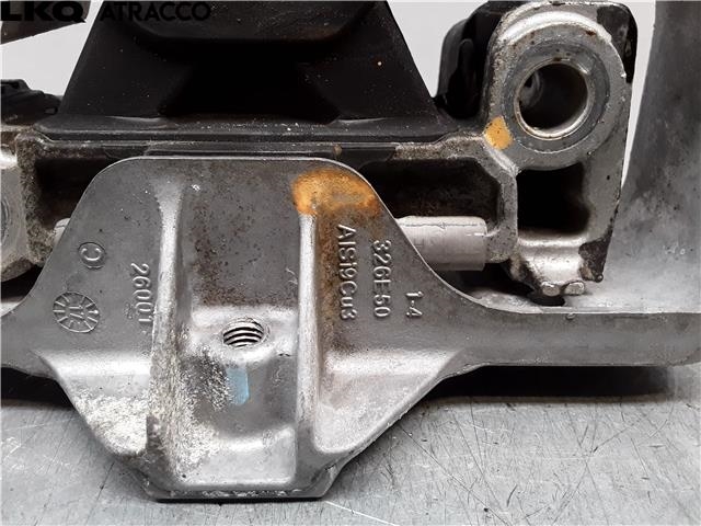 Motorfeste til Mercedes B-Klasse 2011-2018 (W246) (W246) (A2462402617|)