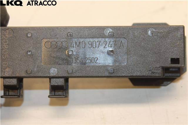 Antenne navigasjon til Audi e-tron 2018-->>  (4M0907247|)