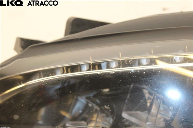 Frontlykt venstre halogen til Peugeot 308 2013-2021 (Type II)  (9677832480|)