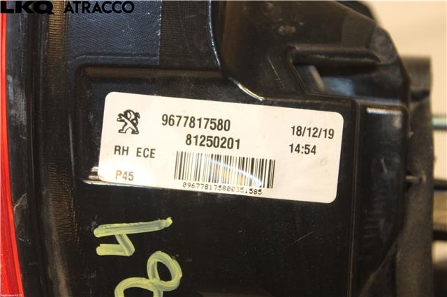 Baklykt høyre til Peugeot 308 2013-2021 (Type II)  (9677817580|)