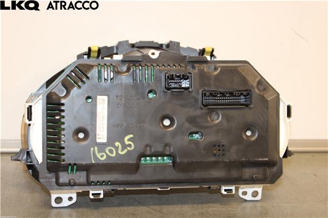 Instrumentpanel til Toyota Yaris 2012-2014 (Type III, Fase 1)  (838000DT70|)