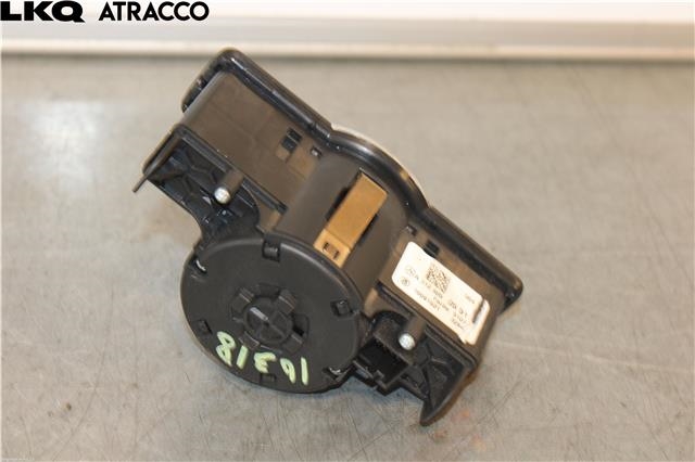 Bryter lys til Mercedes CLA 2013-2019 (C117) (C117) (A21290505519107|)