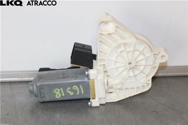 Ruteheis til Mercedes CLA 2013-2019 (C117) (C117) (A2078200642|)