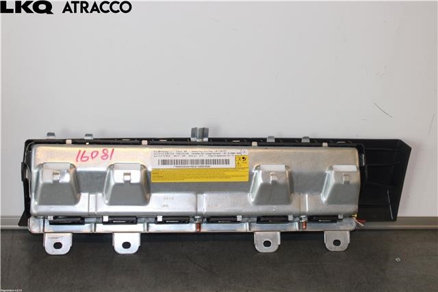 Airbag kne til Mercedes GLA 2014-2020 (X156) (X156) (A1768600302|)