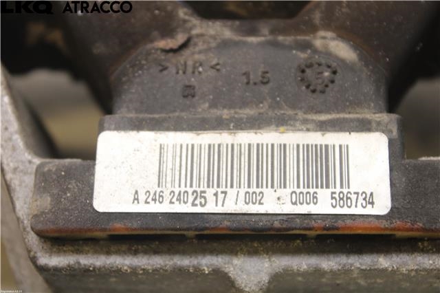 Motorfeste til Mercedes GLA 2014-2020 (X156) (X156) (A2462402517|)