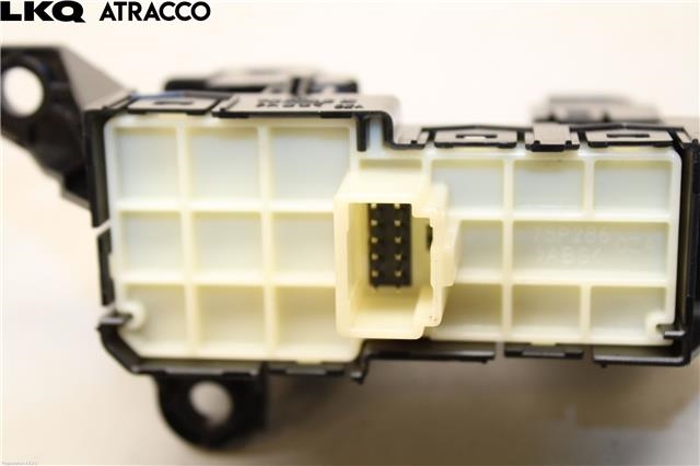 Bryter elektrisk håndbrekk/parkbrems til Toyota Yaris Cross (SUV) 2021-->>  (8657252180|)