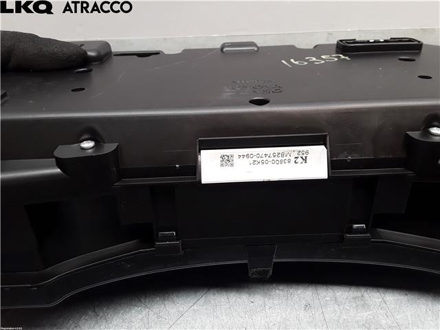 Instrumentpanel til Toyota Avensis 2009-2015 (Type III, Fase 1)  (8380005K21|)