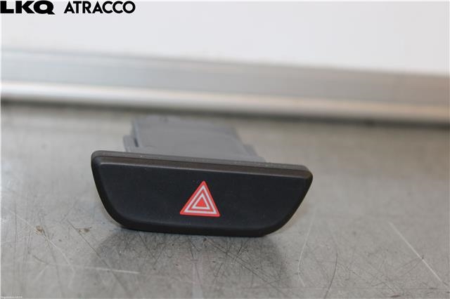Bryter nødblink til Toyota Yaris, 2020-->> (Type IV)  (843320D220)