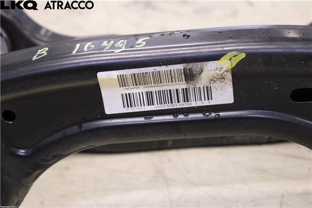 Travers bak til Mercedes EQB 2022-->>  (A2433501601|)