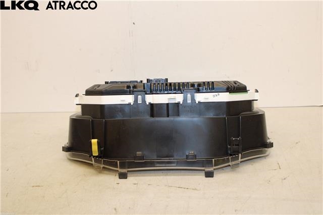Instrumentpanel til Toyota Yaris 2014-2020 (Type III, Fase 2)  (838000UC90|)