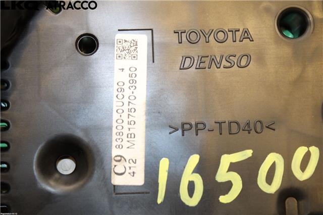 Instrumentpanel til Toyota Yaris 2014-2020 (Type III, Fase 2)  (838000UC90|)