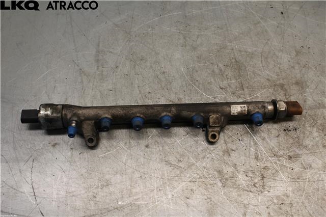 Dyseskinne (fuelrail) til VW Golf VI, 2008-2012  (03L130089B)