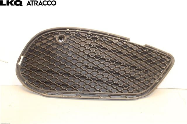 Grill høyre til Mercedes C-Klasse, 2014-2018 (Fase 1) (W205) (W205) (A2058854123)
