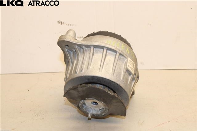 Motorfeste til Mercedes C-Klasse, 2014-2018 (Fase 1) (W205) (W205) (A2052400300)