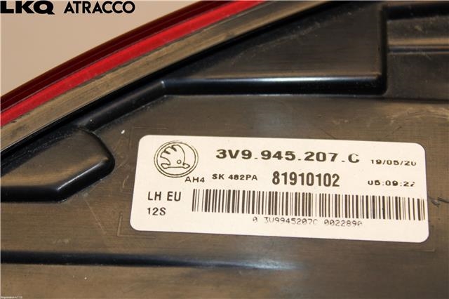 Baklykt venstre til Škoda Superb 2015-->> (Type III) (3V9945207C|)