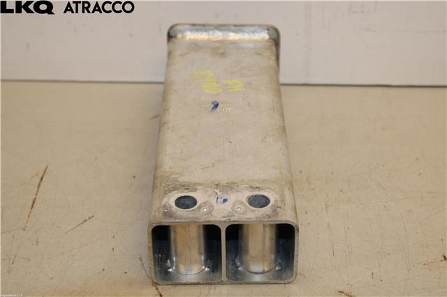 Diverse deler til Tesla Model Y 2021-2024 (Type I) (148746200E|)