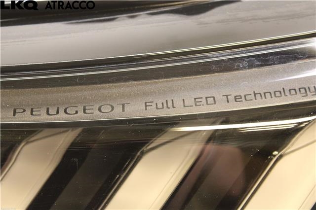 Frontlykt venstre halogen til Peugeot 2008 2019-->> (Type II)  (1656238680|)