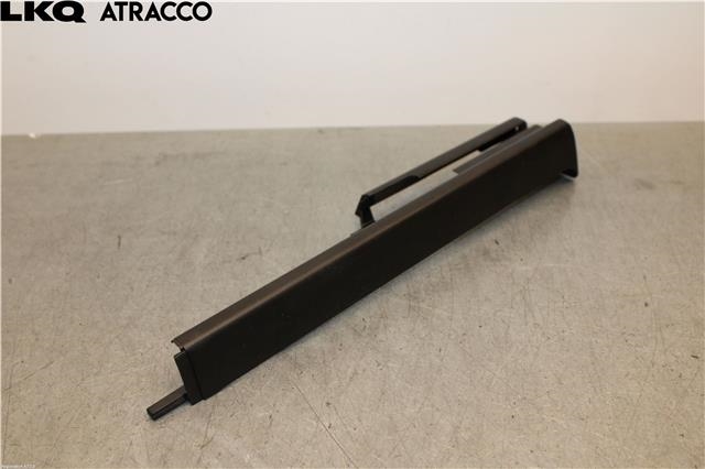 Diverse deler til Porsche Taycan, 2019-->> (9J1881477)