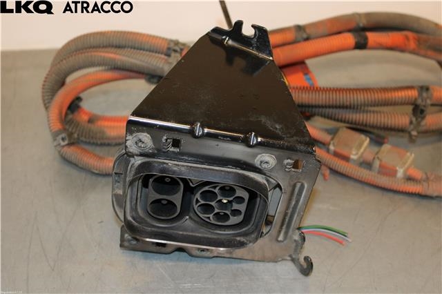 Batterilader inntak/luke til   0-->>  (9834129180|)